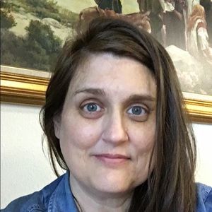 Meet your Posher, Leeann